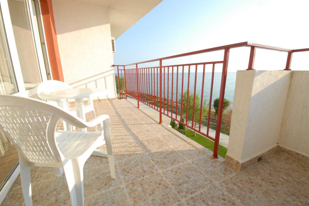 Privilege Fort Beach Apartments Свети-Влас Экстерьер фото